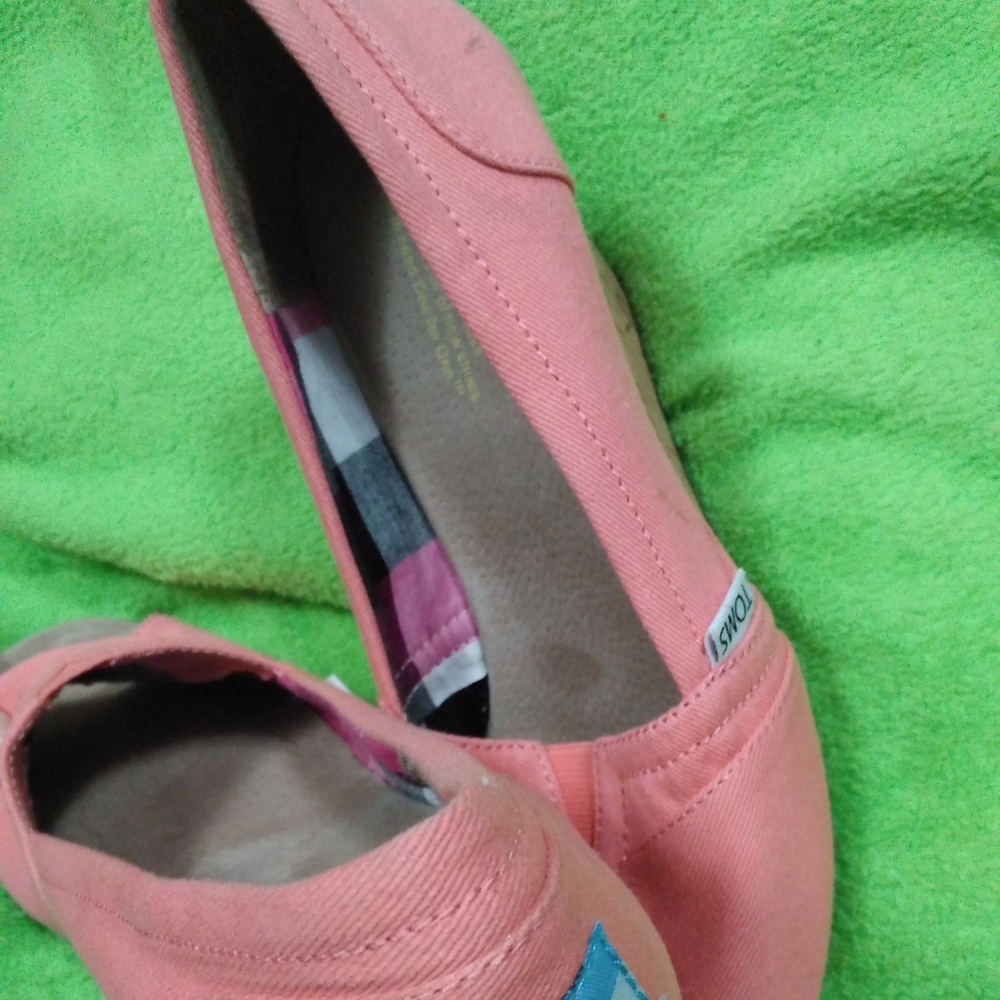 Tom's Wedges - Picture 2 of 4